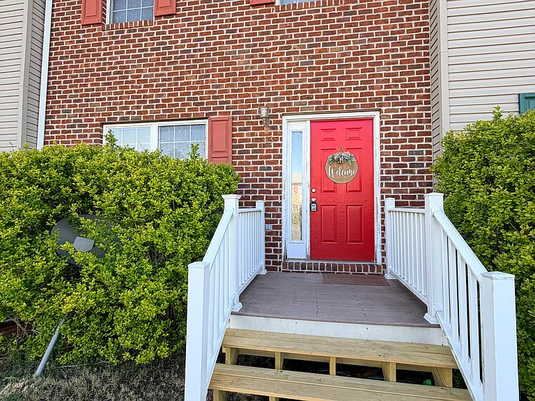 163 Gracy St — Photo 1