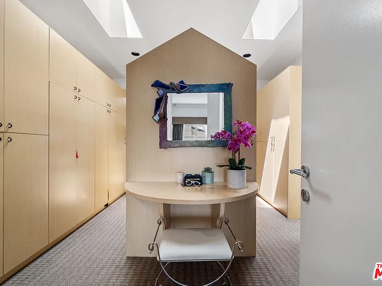 910 N Crescent Dr — Photo 18