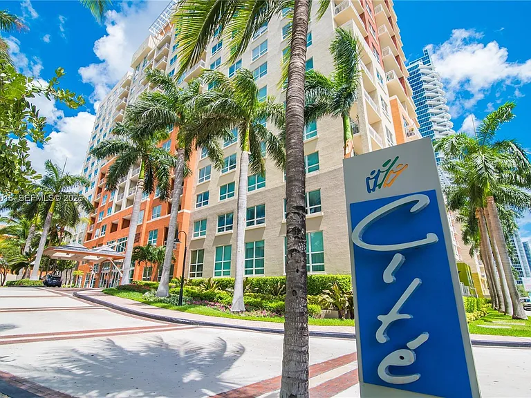 2000 N Bayshore Dr #420 — Photo 13
