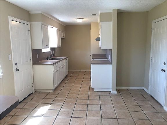 4th image of 14910 Green Valley Dr