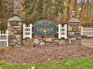 10 Lake Marie Ln, Bedford Hills, NY 10507