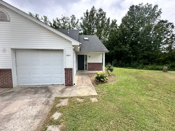 1600 Hershey Ct, Columbia, MO 65202
