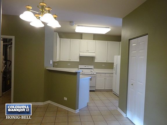4th image of 648 E Thornhill Ln #648
