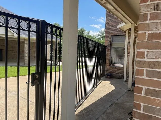 4 bed, 3.5 bath, 3420 sqft, $3,600 — Photo 4