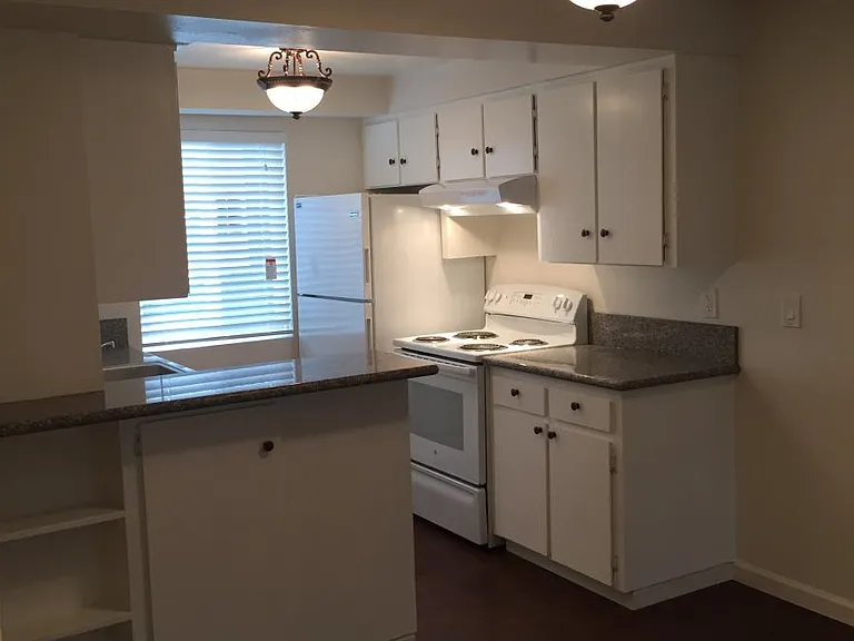 301 Whitesell Avenue W 3 #4-1-2 — Photo 13