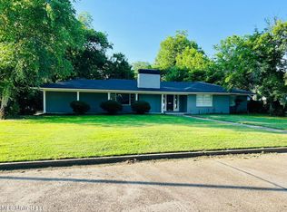 1284 Kirk Cir, Greenville, MS 38701