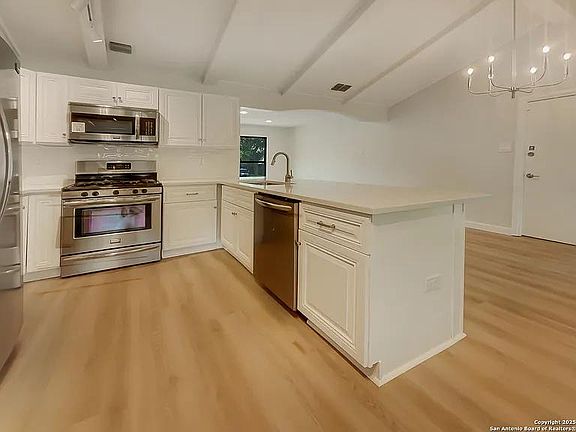 2nd image of 1725 Searcy Dr #1007