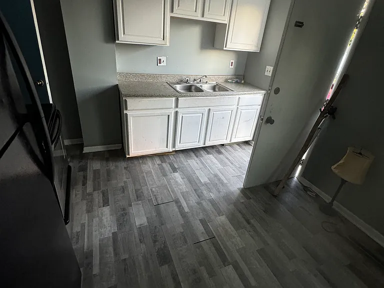 2171 Amherst Ave — Photo 2