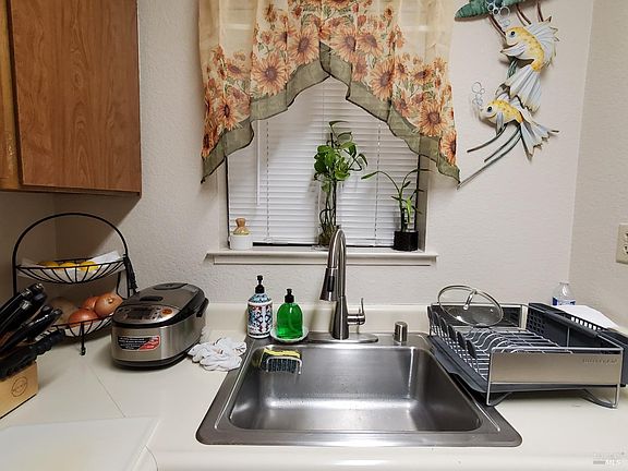 4th image of 2167 Meadowbrook Court #B
