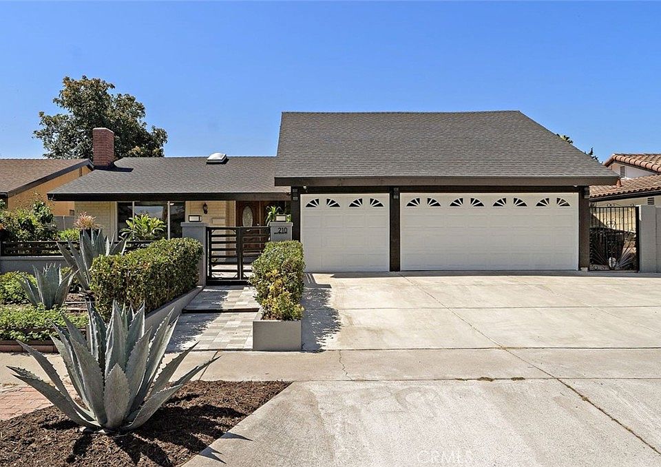 1st image of 210 W Alton Ave