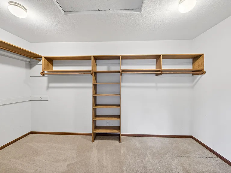 18750 Castle Hill Dr — Photo 26