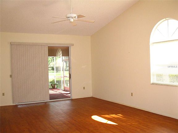 4th image of 3895 Darston St