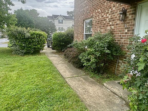 3rd image of 1606 Parks Ave
