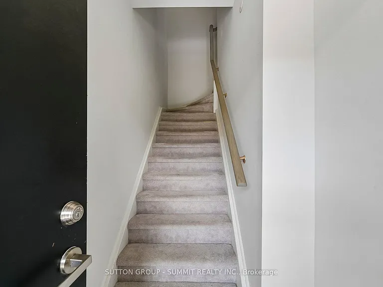 3556 Colonial Dr #16 — Photo 2