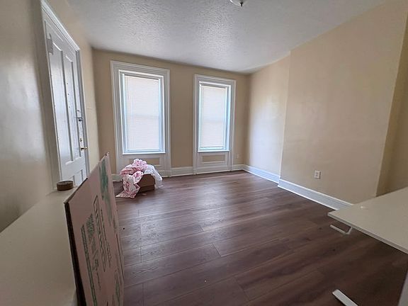 3rd image of 105 Beers St #1LL