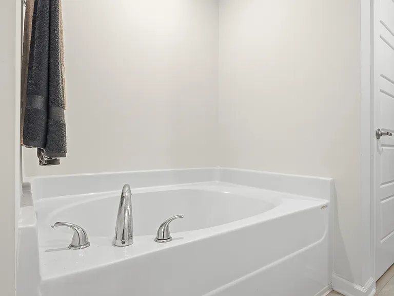 111 Franklins Walk — Photo 32