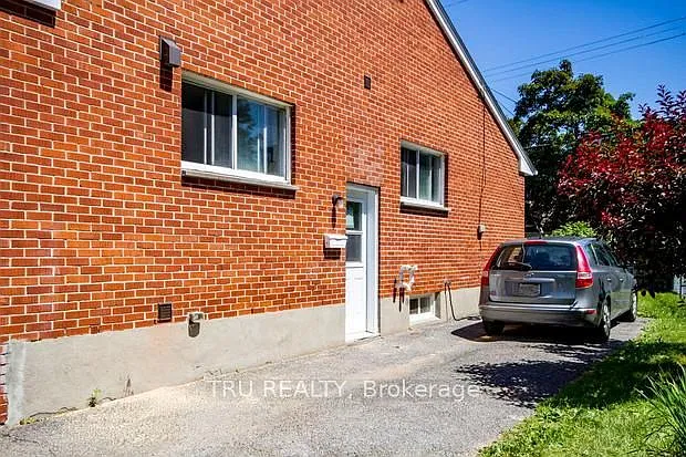 2430 Iris St #B — Photo 2