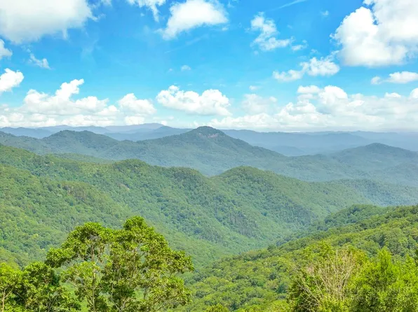140 Foggy Hollow, Blowing Rock, NC 28605