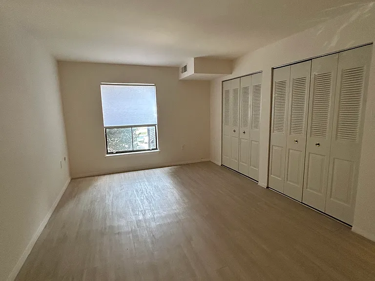 425 Christopher Ave #14 — Photo 12