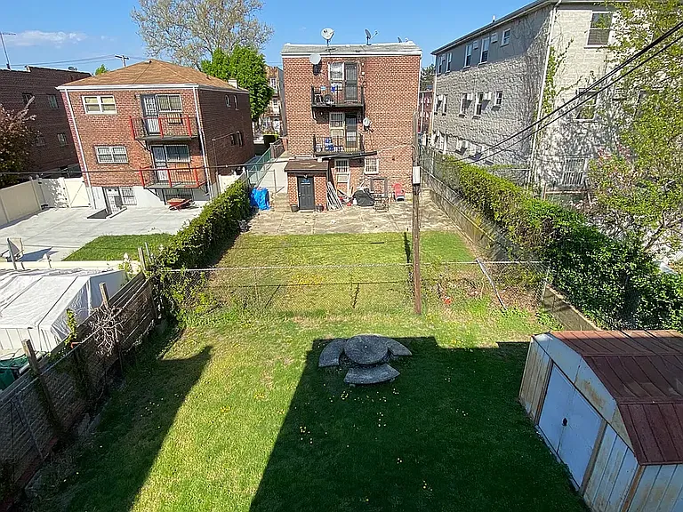 685 Jerome St #2 — Photo 15
