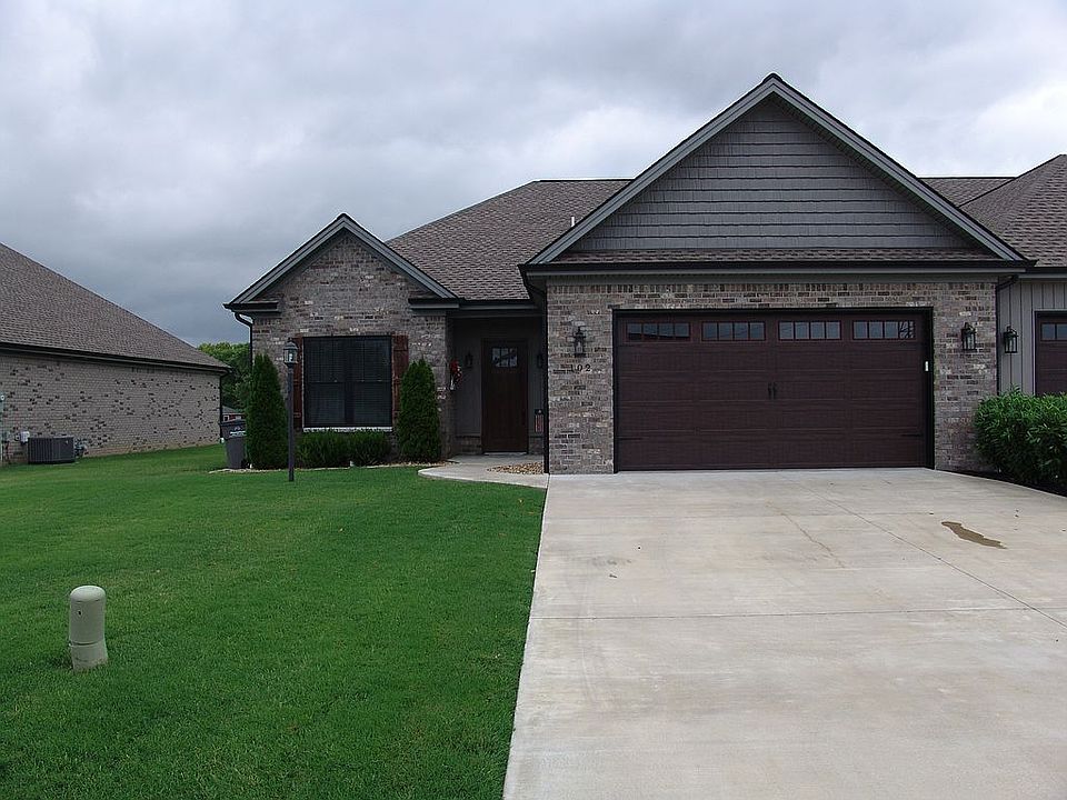 1st image of 102 Twinson Ct