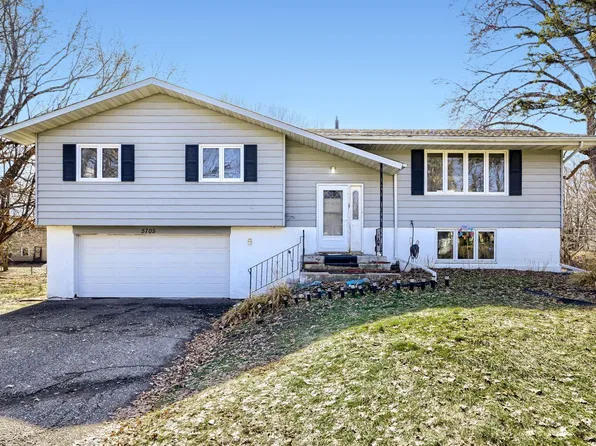 5705 Phoenix St, Golden Valley, MN 55422