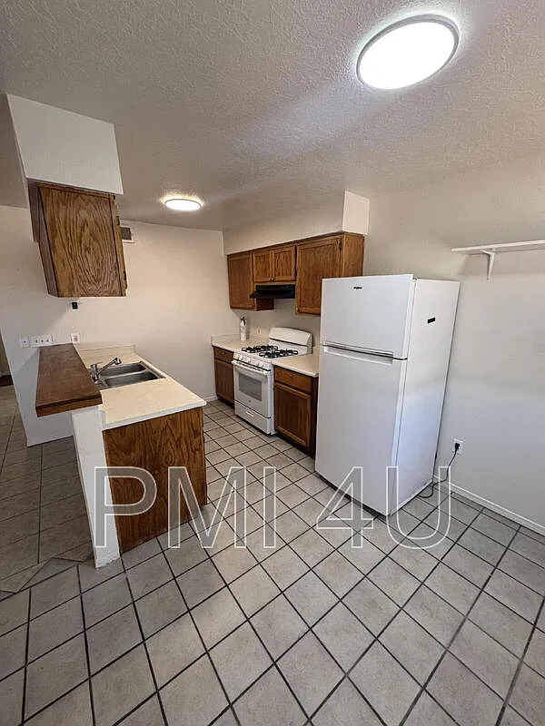 2 bed, 1.0 bath, 815 sqft, $1,100 — Photo 4