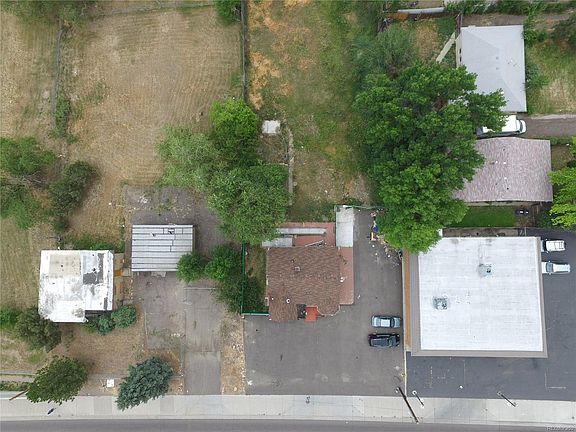 2nd image of 1010 Sheridan Blvd