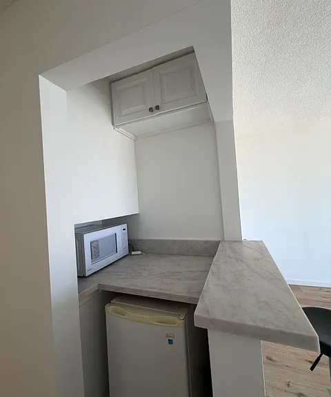 11906 Goshen Ave #8 — Photo 1
