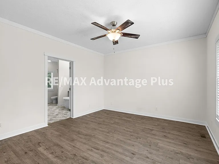 1407 Paradise Rd — Photo 17