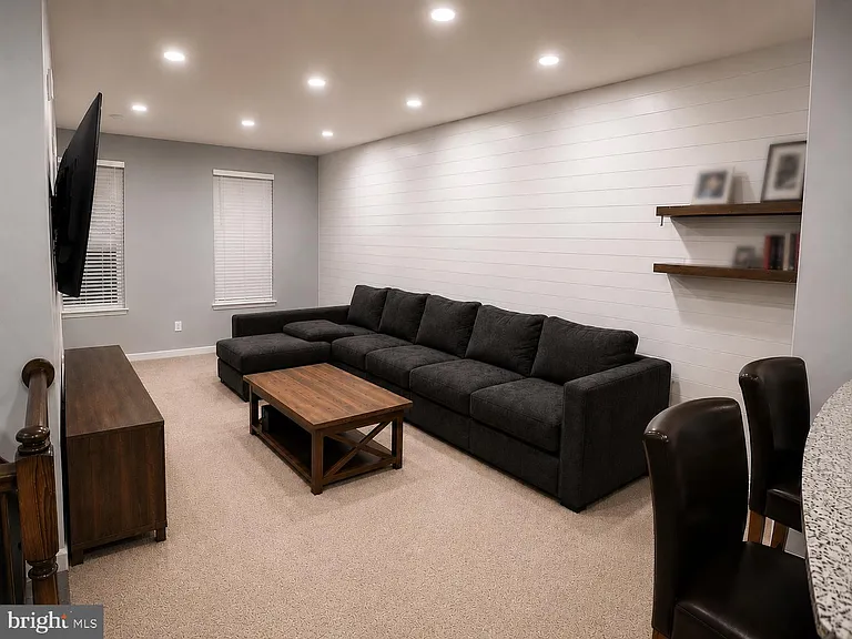 7556 Hancock St — Photo 5