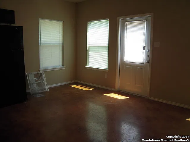 3 bed, 2.5 bath, 2907 sqft, $1,650 — Photo 4