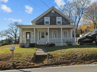 58 Sprague St, Portsmouth, RI 02871