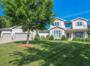 W9192 Hidden Valley Pl, Cambridge, WI 53523