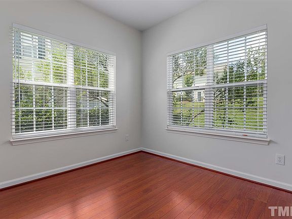 5th image of 215 Basset Hall Dr