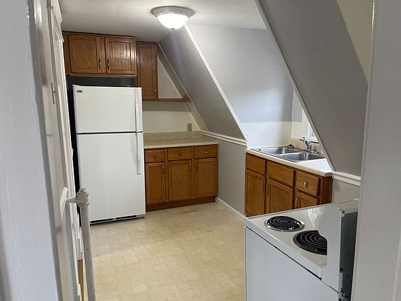 4th image of 207 Crane Dr #2