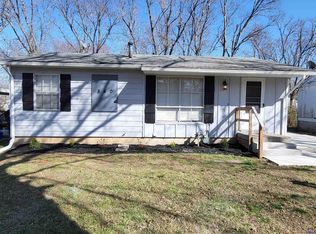 840 SE Brookside Dr, Topeka, KS 66607