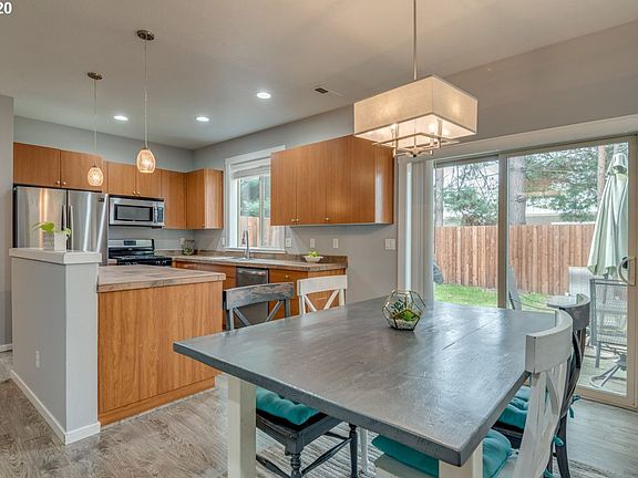 2nd image of 7850 SE Sporri Ln