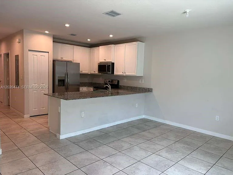440 NW 11th Ave #1 — Photo 1