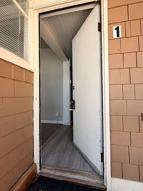 Studio, 750 sqft, $1,095 — Photo 2