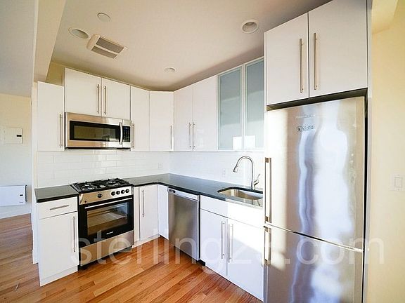 2nd image of 2315 Astoria Blvd APT 7