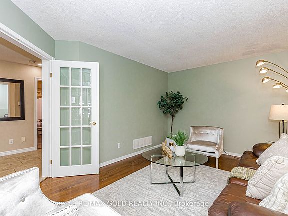 5th image of 93 Lauchlin Cres