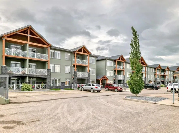 1005 B N Westmount Dr #111, Strathmore, AB T1P 0C3