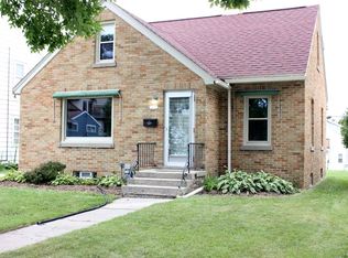 1318 S 20th St, Sheboygan Fls, WI 53081
