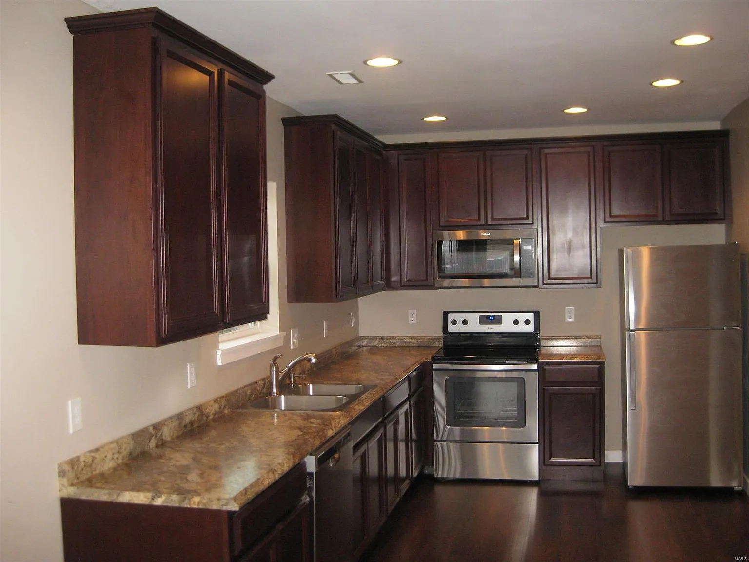 151 W Arlee Ave photo 1