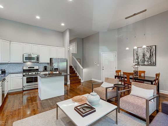 5th image of 1511 W Montrose Ave APT 1E