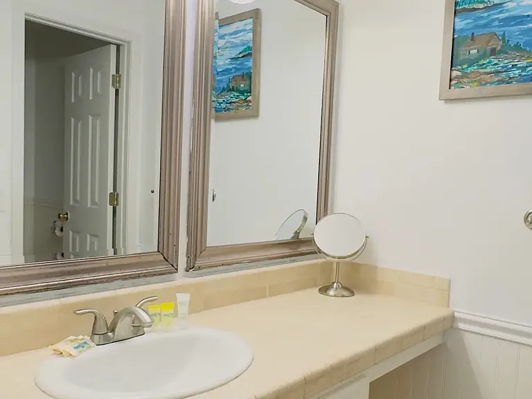 529 White River Dr #19I — Photo 11