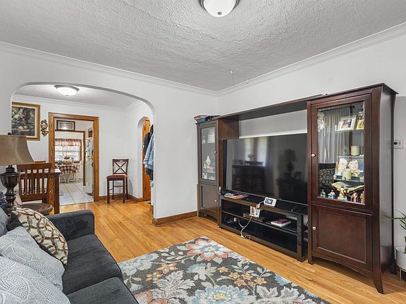 5th image of 1611 N Horsman St