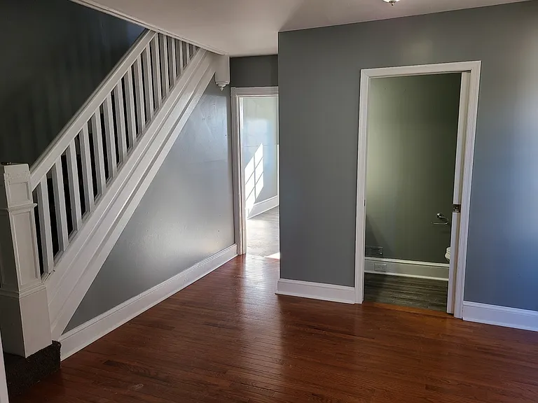 113 White Ave — Photo 4