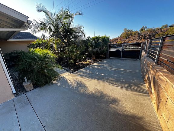 3rd image of 463 E Bobier Dr